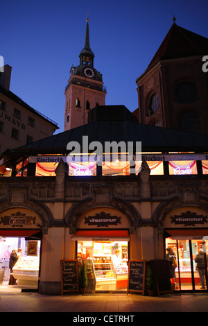 Viktualienmarkt-Markt in der Nacht, München, Bayern, Deutschland Stockfoto