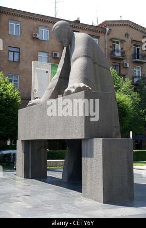 Armenien, Yerevan, Cafesjan Museum of Art und der Kaskade. Statue von Alexander Tamanian, Planer von modernen Eriwan, Stockfoto