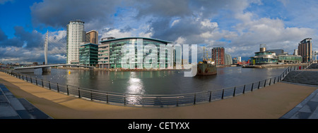 Einen Panoramablick von Salford Quays in Manchester, England. Stockfoto