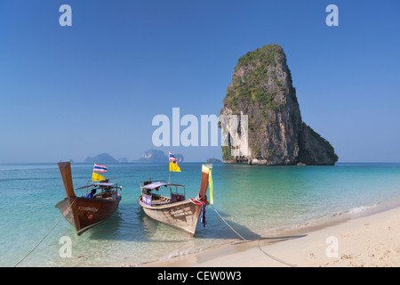 Felsbrocken auf Laem Phra Nang Beach, Thailand Stockfoto