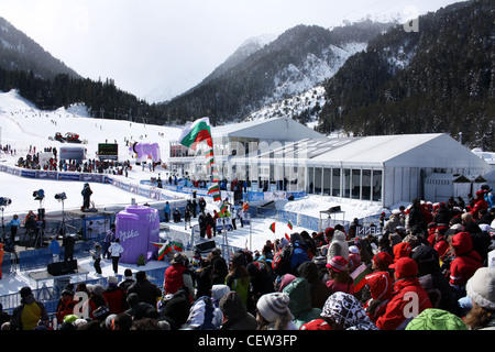 18. Februar 2012 - Foto von Tribünen auf Bansko Ski World Cup 2012 Stockfoto