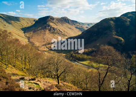 Blick ins Stonethwaite Tal in den Lake District weiter oben es teilt in Greenup (links) und Langstrath (rechts) Stockfoto