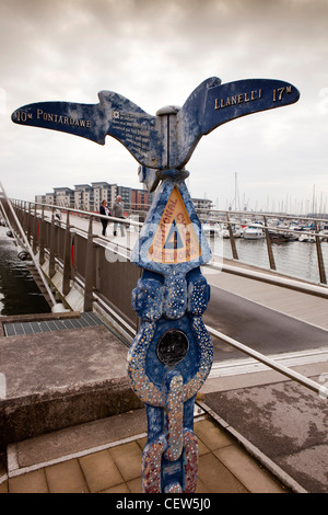 Großbritannien, Wales, Swansea, Seeviertel, National Cycle Network anmelden Sailbridge über Flusses Tawe, Stockfoto