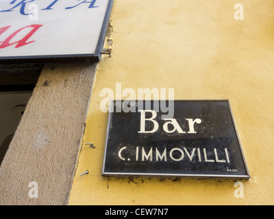 Bar-Shop anmelden, Lucca, Toskana, Italien. Stockfoto