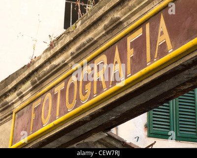 'Fotografia' Fotografen Ladenschild in Lucca, Toskana, Italien. Stockfoto