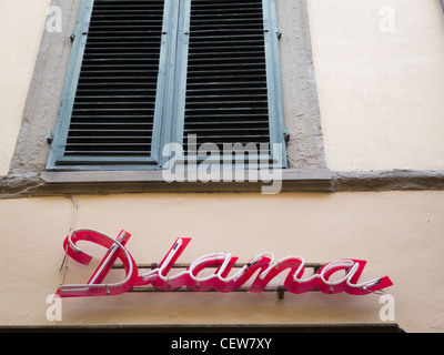 "Diana" shop Zeichen in Lucca, Toskana, Italien. Stockfoto