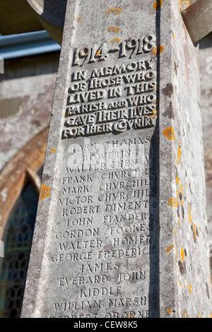 Stein-Denkmal für die im 1. Weltkrieg, St. Jakobskirche verloren Milton Abbas, Dorset, England Stockfoto