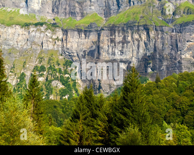 Kalksteinfelsen Berg bei Sixt Fer ein Cheval in der Nähe von Samoens in der Region Savoie der französischen Alpen Quelle des Flusses Giffre Stockfoto