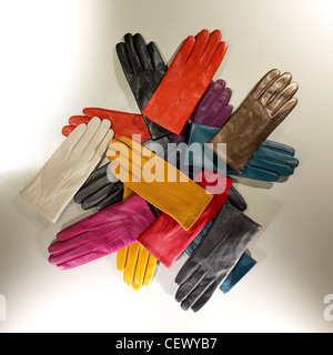 Ein Stillleben Schuss von einem Haufen von Damen Handschuhe Stockfoto