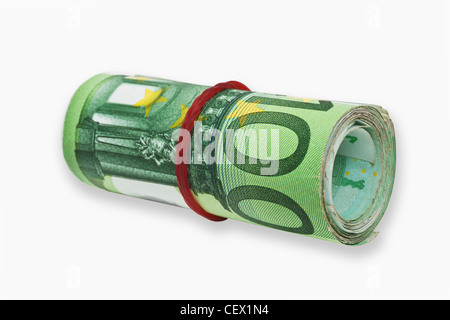 Viele 100 Euro-Scheine, aufgerollt und mit einem Kautschuk zusammengehalten. Am 1. Januar 2002 wurde der Euro als Bargeld eingeführt. Stockfoto