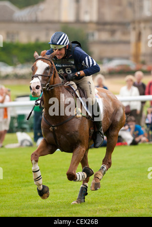 Boyd Martin und Neville Bardos - Cross Country Tag im Land Rover Burghley Horse Trials 2011 Stockfoto