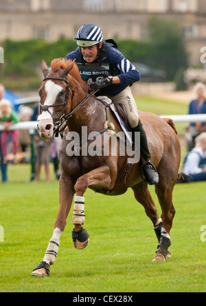 Boyd Martin und Neville Bardos - Cross Country Tag im Land Rover Burghley Horse Trials 2011 Stockfoto