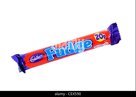 Ein Cadbury Fudge Schokoriegel auf weißem Hintergrund Stockfoto