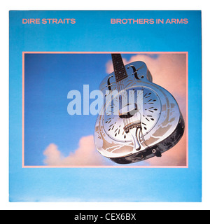 Ein Album Schallplatte, Dire Straits, Brothers In Arms auf weißem Hintergrund Stockfoto