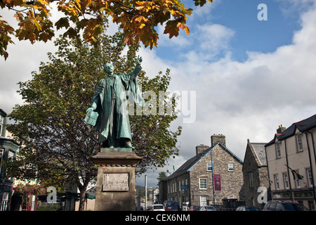 Statue von Thomas Edward Ellis (T. E. Ellis), liberaler Abgeordneter für Meirionnydd, die eine berühmte Rede callin geliefert Stockfoto