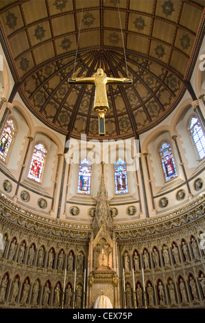 Eine Innenansicht der katholischen Kirche St. Aloysius Gonzaga in Oxford. Stockfoto