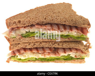 Frisch zubereitete oder gegrilltem Speck und Brie Käse Sandwich mit Salat auf Gesunde braune Brot mit Keine Personen Stockfoto