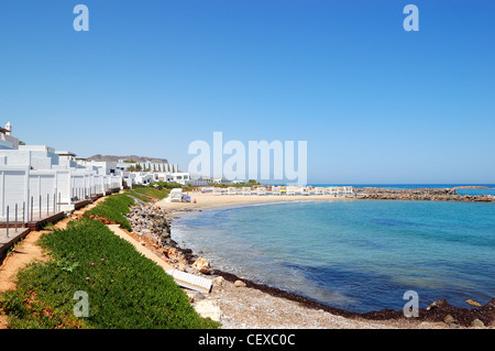 Hütten am Strand des Luxushotels, Kreta, Griechenland Stockfoto