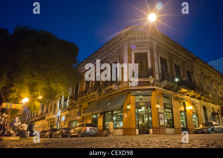 Bar Plaza Dorrego bei Nacht, San Telmo, Buenos Aires, Argentinien Stockfoto