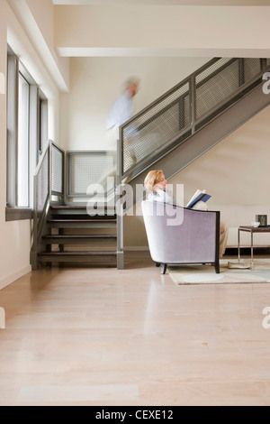 Kaukasische paar in modernen Haus Stockfoto