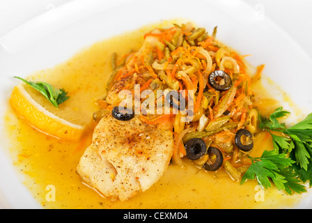 Leckerer Fisch Zander mit Gemüse-mix Stockfoto