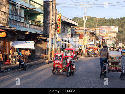 Motor Taxi Tuktuk im Zentrum Stadt. Catbalogan, Insel Samar, Western Samar, Eastern Visayas, Philippinen, Süd-Ost-Asien Stockfoto