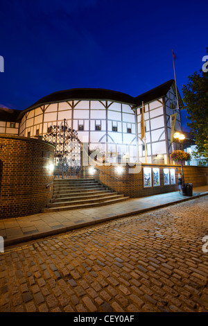 Eine Ansicht von Shakespeares Globe Theatre am Ufer der Themse Stockfoto