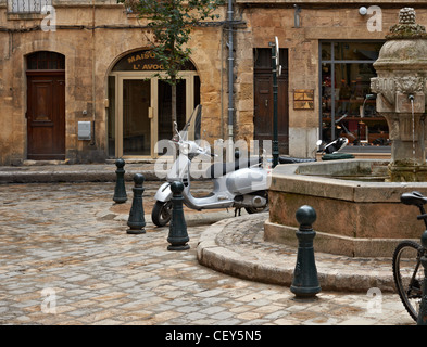 Sonntag Ruhe in der alten Zentrum von Aix-En-Provence, Frankreich Stockfoto