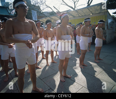 Martial Arts in der Nähe des Tempels, Japan Stockfoto