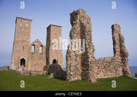 Die Reculver Türme auf der nördlichen Küste von Kent Stockfoto