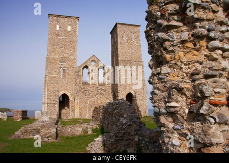 Die Reculver Türme auf der nördlichen Küste von Kent Stockfoto