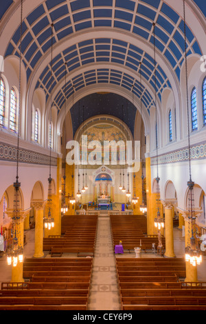Das schöne Interieur des St. Marien-Kirche, eine der Kirchen in der Gemeinde von der Auferstehung, in Jersey City, New Jersey. Stockfoto