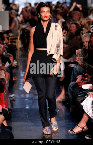 Jean-Paul Gaultier Paris bereit, WearSpringSummer 2012 Stockfoto