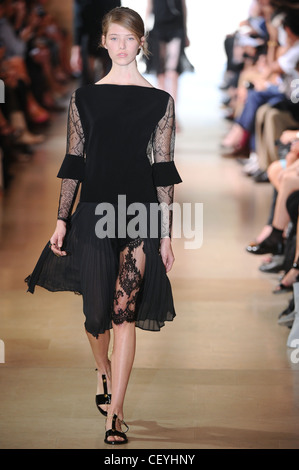 Sharon Wauchob Paris bereit, WearSpringSummer 2012 Stockfoto