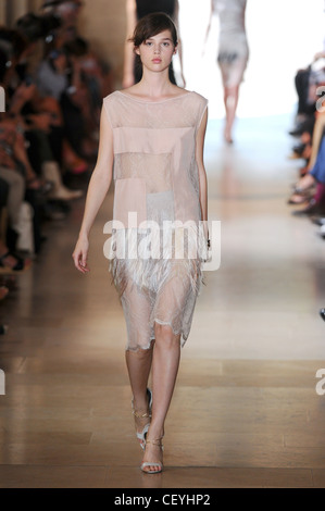 Sharon Wauchob Paris bereit, WearSpringSummer 2012 Stockfoto