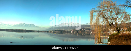 Panoramablick auf See Viverone, Biella Stockfoto