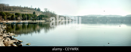 Panoramablick auf Viverone See, Biella Stockfoto