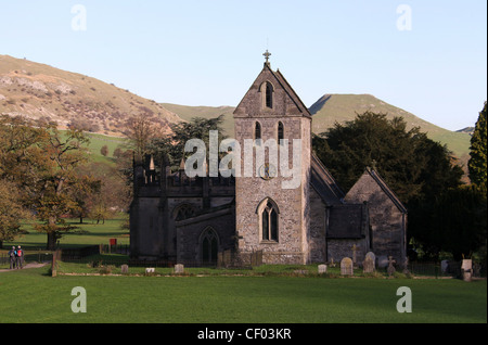 Kirche des Heiligen Kreuzes im Ilam im Peak District Stockfoto