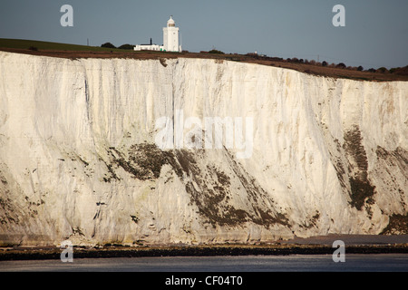 South Foreland Leuchtturm oben auf den Kreidefelsen bei Dover, Kent, England. Stockfoto