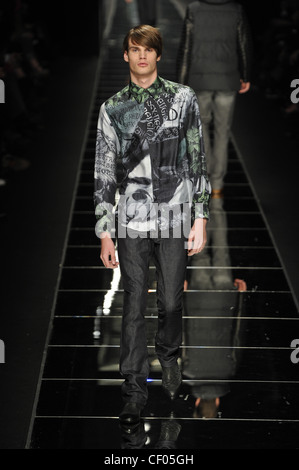 John Richmond Milan bereit zu tragen Menswear Herbst Winter 2011 2012 Stockfoto