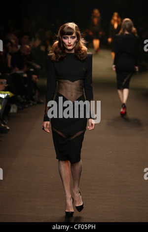 Alexandre VauthierParis Haute CoutureSpringSummer 2011 Stockfoto