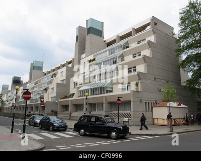 Kultige neue Brutalismus Brunswick Centre in London, England, UK Stockfoto