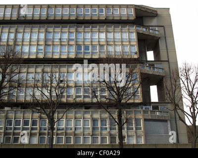 Robin Hood Gardens Wohnsiedlung neue Brutalist Architektur als Wahrzeichen in London, England, UK Stockfoto