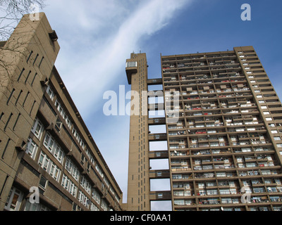 Kultige neue Brutalismus Trellick Tower in London, England, UK Stockfoto