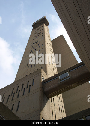 Kultige neue Brutalismus Trellick Tower in London, England, UK Stockfoto