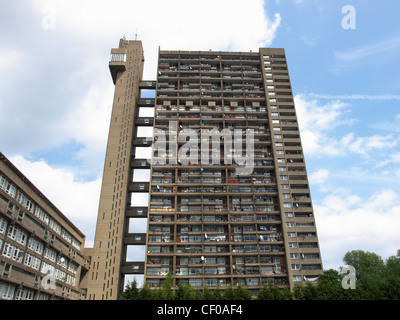 Kultige neue Brutalismus Trellick Tower in London, England, UK Stockfoto