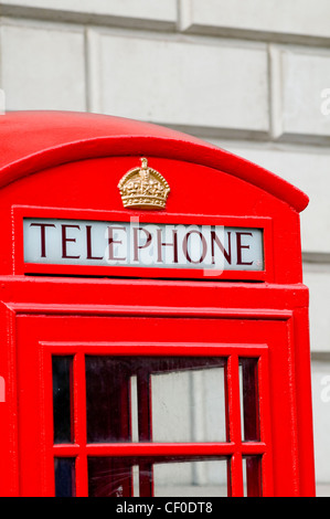 Nahaufnahme von roten Telefonzelle in London, England, UK Stockfoto