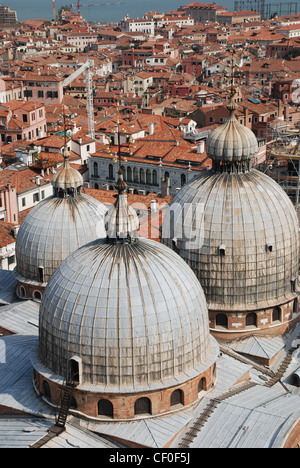 Dachkuppeln St. Marks Basilika Venedig Stockfoto