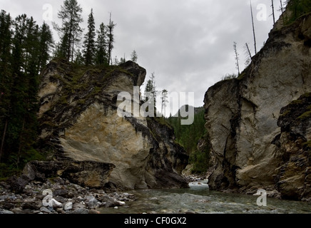 Canyon (Schlucht) auf Bergfluss Yamangol. Östliche Sajan-Gebirge. Sibirien.  Tunkinskie Goltsy. Republik Burjatien. Russland. Stockfoto