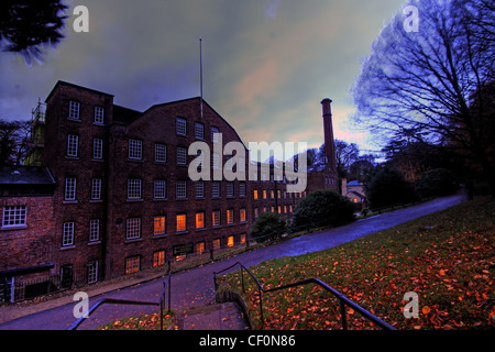 Styal Baumwollspinnerei NT (National Trust) in der Nähe von Flughafen Manchester, Lancashire / Cheshire in der Abenddämmerung. Stockfoto